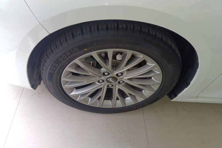 Used Bestune B70 2023 Third Generation 1.5T Automatic Enjoyment Version 70th Anniversary Edition Left Front Wheel Hub