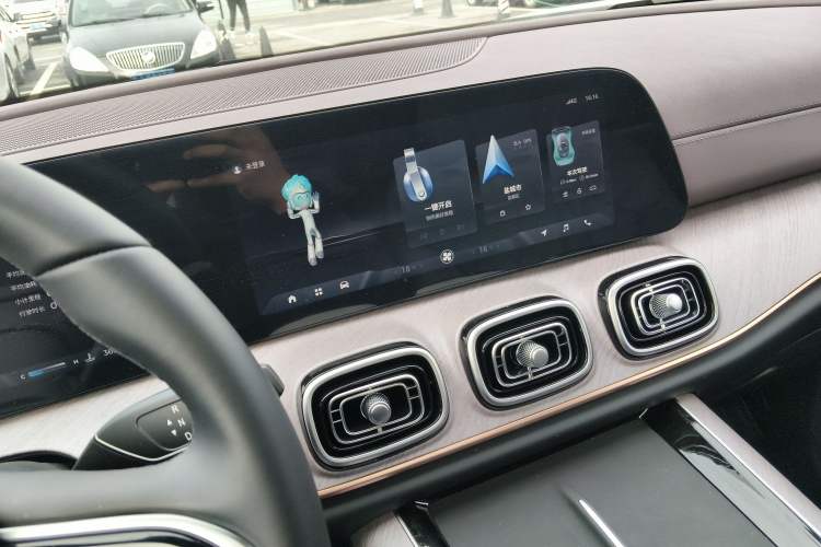 Used Chery Tiggo 9 2025 2.0T Automatic Two-Wheel Drive Luxury Edition 5 Seats Audio And AC Panel