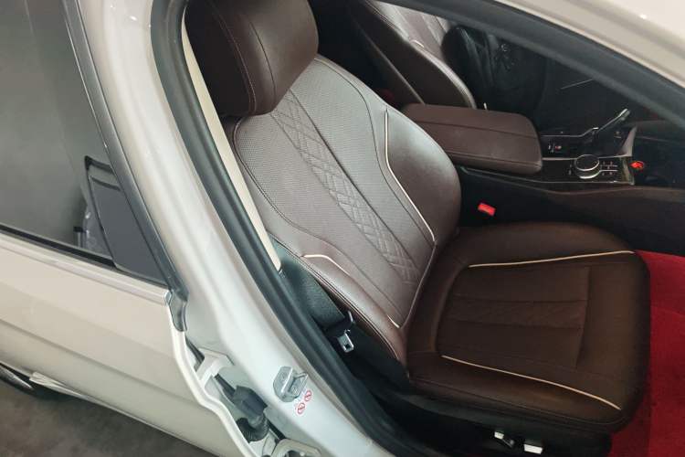 Used BMW 5 Series 2021 525Li Luxury Package
