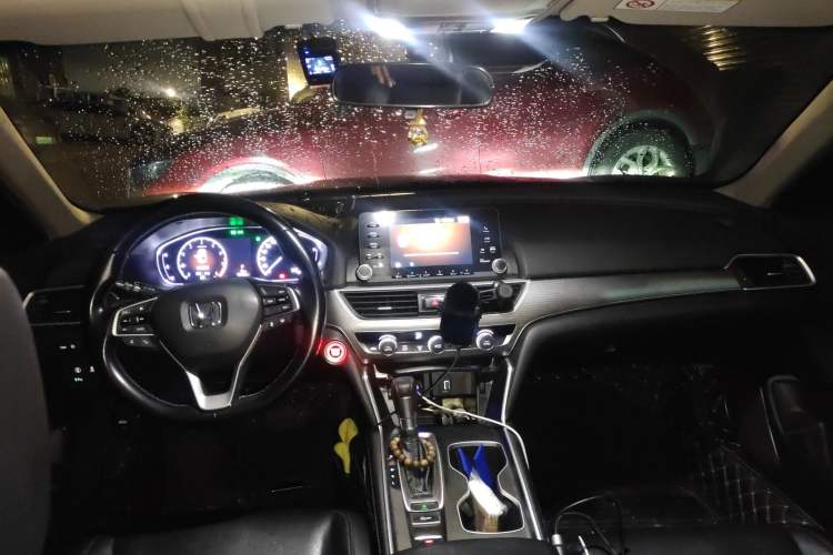 Used Honda Accord 2018 260TURBO Luxury Edition China VI Center Console