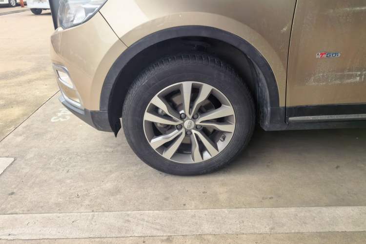 Used Geely Auto Emgrand X7 Sport 2016 1.8TD Automatic ZhiZun Version Left Front Wheel Hub