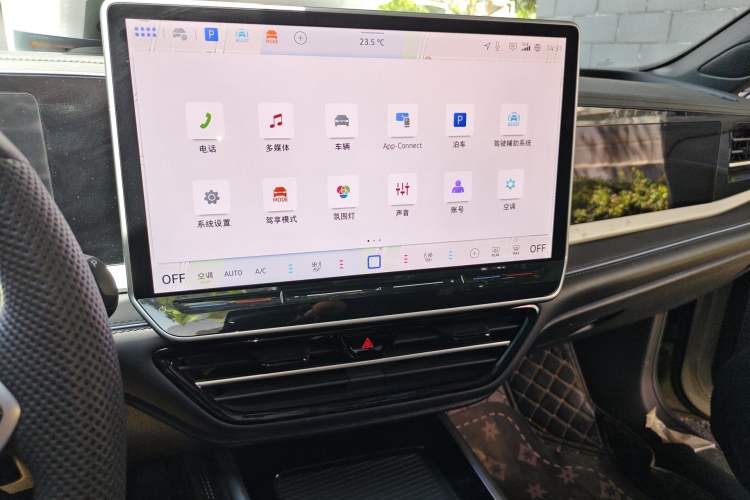 Used Volkswagen Passat 2025 Pro 380TSI Dragon Edition Audio And AC Panel