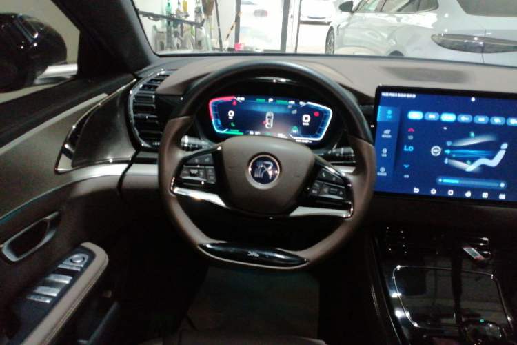 Used BYD Han 2023 EV Champion Edition 605KM Front-Drive Premium Model
