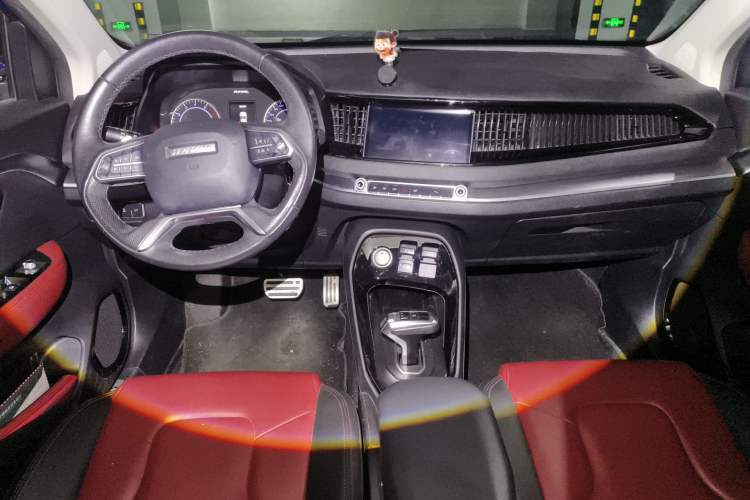 Used Haval H2s 2017 Blue Label 1.5T Dual-Clutch Luxury Model Center Console