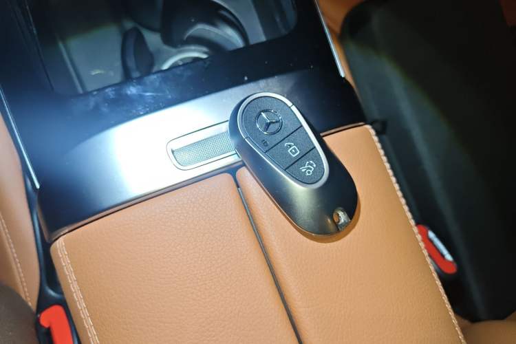 Used Mercedes-Benz GLC 2024 GLC 260 L 4MATIC Luxury Model 5 Seats Vehicle Key