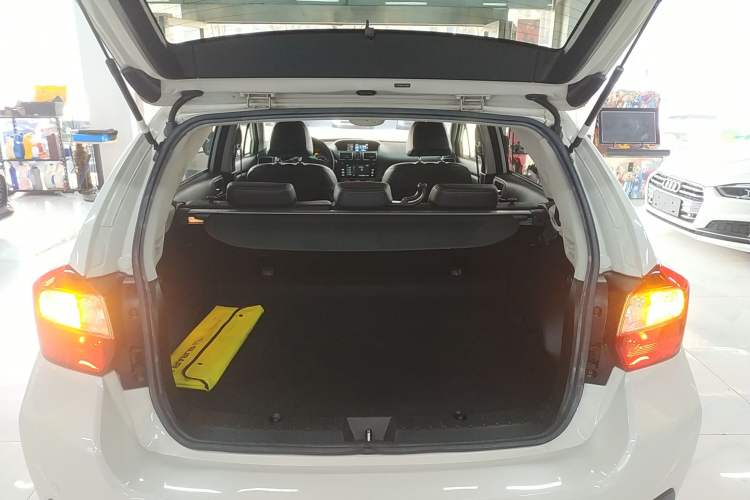 Used Subaru XV 2015 2.0i Luxury Edition
