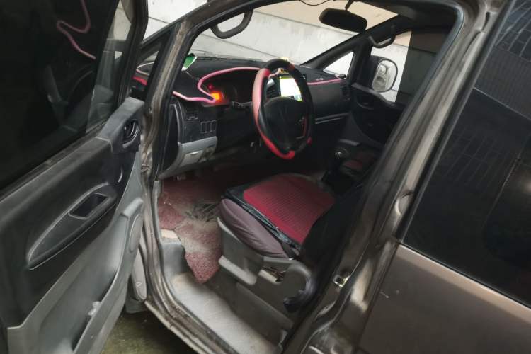 Used FORTHING Lingzhi 2013 M3 1.6L 7-seat Standard Model
