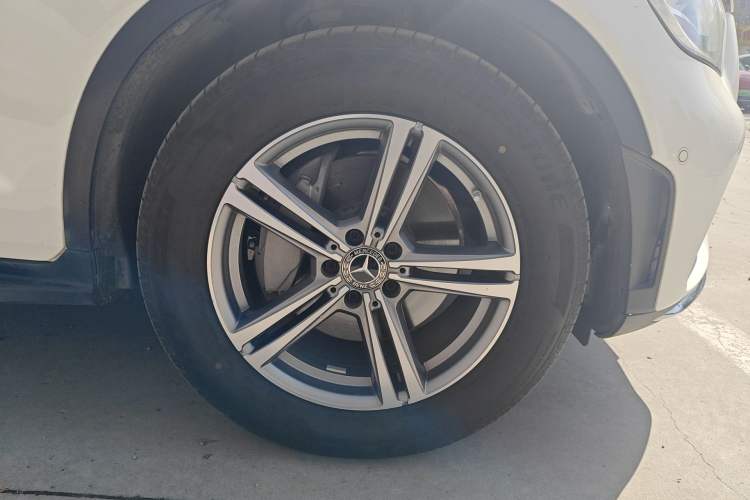 Used Mercedes-Benz GLC 2020 GLC 260 L 4MATIC Luxury Model Right Front Wheel Hub