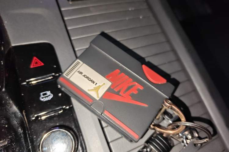 Used Lynk & Co 09 2021 2.0T Halo Six-Seater