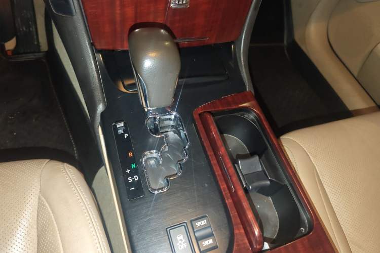 Used Toyota Crown 2010 2.5L Royal Leather Sunroof Edition