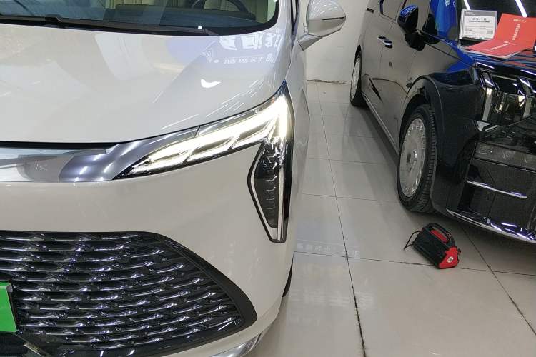 Used Buick Century 2023 2.0T Six-Seater Yinshi Edition