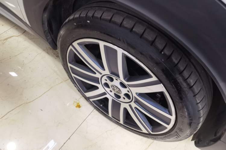 Used MINI Countryman 2019 2.0T COOPER S ALL4 Artist Right Front Wheel Hub