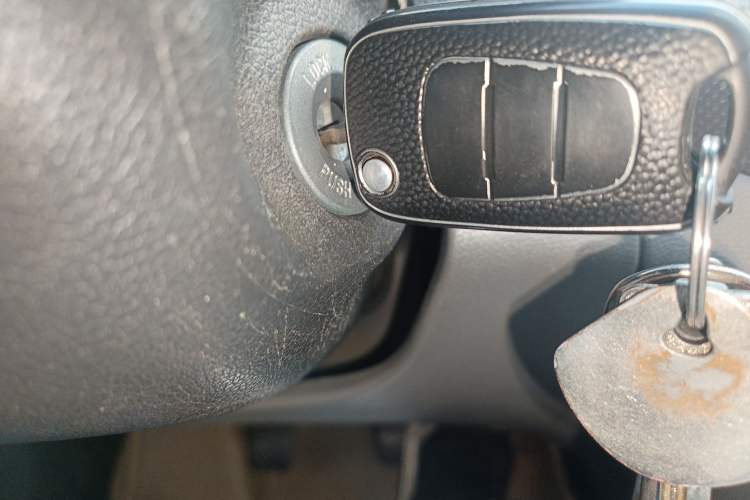 Used Hyundai Verna (older generation) 2010 Sedan 1.4L Manual Comfort GS
