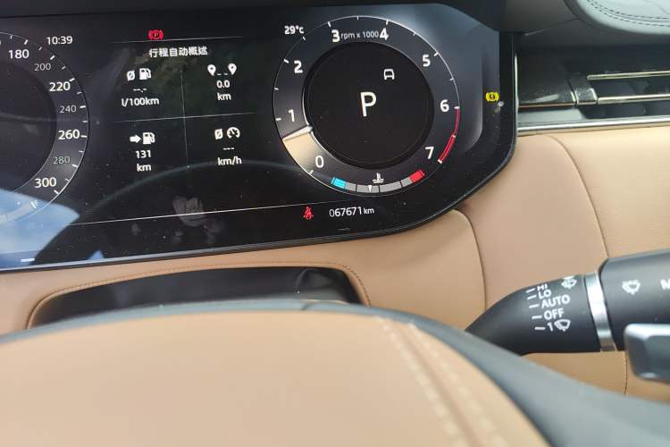 Used Land Rover Range 2023 3.0 L6 400 PS Prestige Seven-Seater Extended Version
