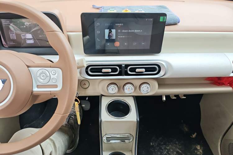 Used Wuling Hongguang MINIEV 2024 3rd Generation 215km Advanced Version Audio And AC Panel