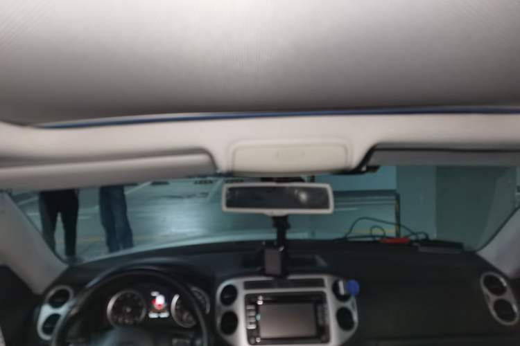 Used Volkswagen Tiguan 2016 300TSI Automatic Two-Wheel Drive Luxury Edition Headliner