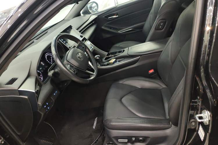 Used Toyota Avalon 2019 Dual-Engine 2.5L Luxury Edition China VI Standard
