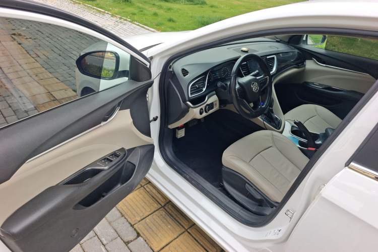 Used Buick GT 2018 15T Dual-Clutch Elite Model China V Standard
