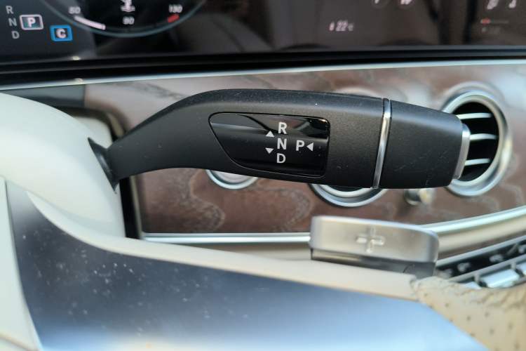 Used Mercedes-Benz E-Class 2023 E 300 L Sport Luxury Edition Gear Lever
