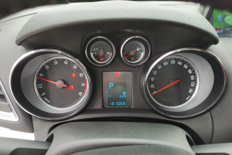 Used Buick Encore 2015 1.4T Automatic Two-Wheel Drive Urban Elite Version Instrument Cluster