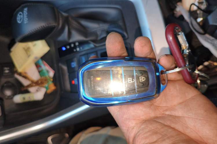 Used Toyota RAV4 2021 2.0L CVT 4x4 Trend Edition Vehicle Key