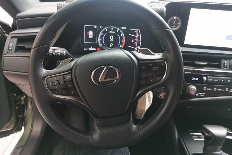 Used Lexus ES 2022 260 Excellence Edition Steering Wheel