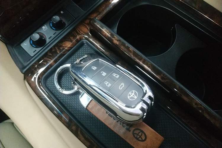 Used Toyota Alphard 2021 Dual-Engine 2.5L Luxury Edition Vehicle Key