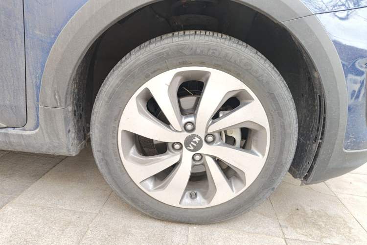 Used Kia KX Cross 2017 1.4L AT GLS
