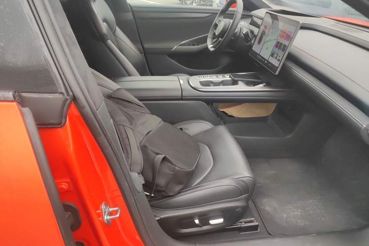 Used Xiaomi Auto SU7 2024 Four-Wheel Drive Ultra-Long Range Advanced Intelligent Driving Max Edition