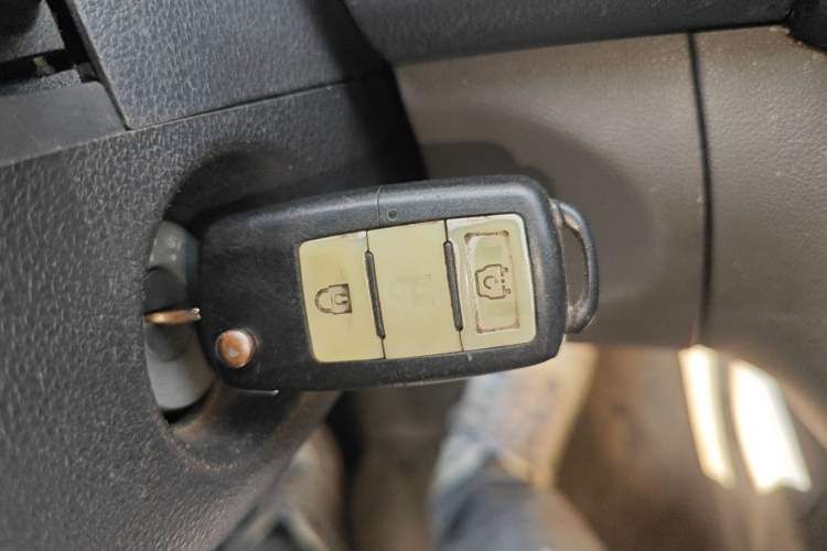 Used BAIC Weiwang M20 2014 1.5L Basic Version DAM15DL
