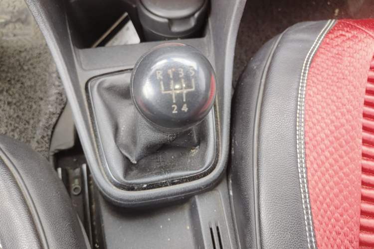 Used Volkswagen Jetta 2015 1.4L Manual Fashion Model