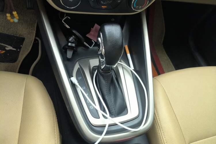 Used Ford Escort 2015 1.5L Automatic Comfort Edition Gear Lever