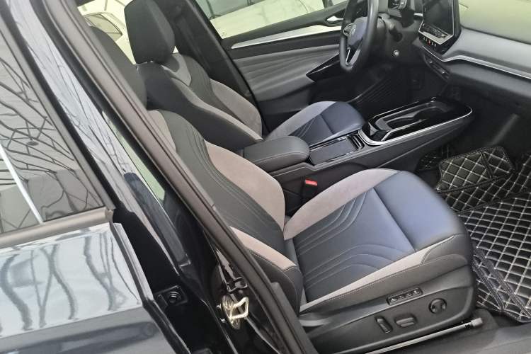 Used Volkswagen ID.4 CROZZ 2022 Long-Range Lite PRO Edition Right Front Seat