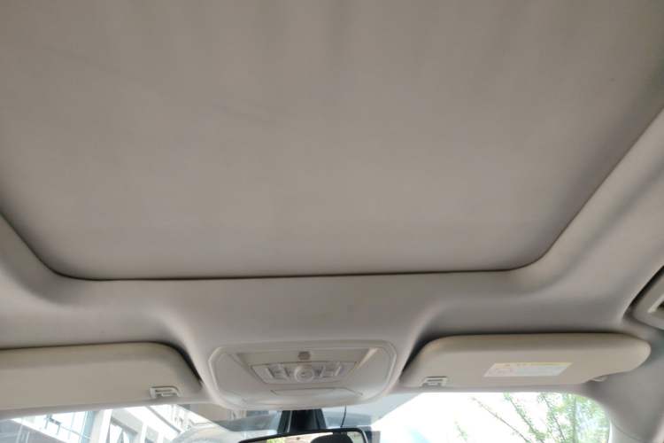 Used Ford Kuga 2015 2.0L GTDi Four-Wheel-Drive Sport Model Headliner