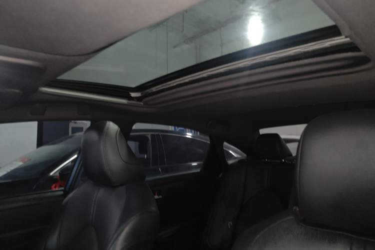 Used Toyota Avalon 2019 2.0L XLE Premium Edition China VI Headliner