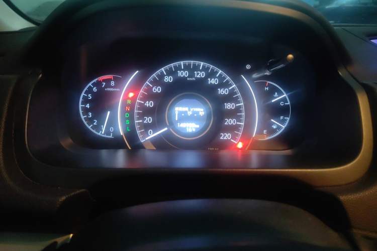 Used Honda CR-V 2015 2.4L two-wheel drive luxury version
