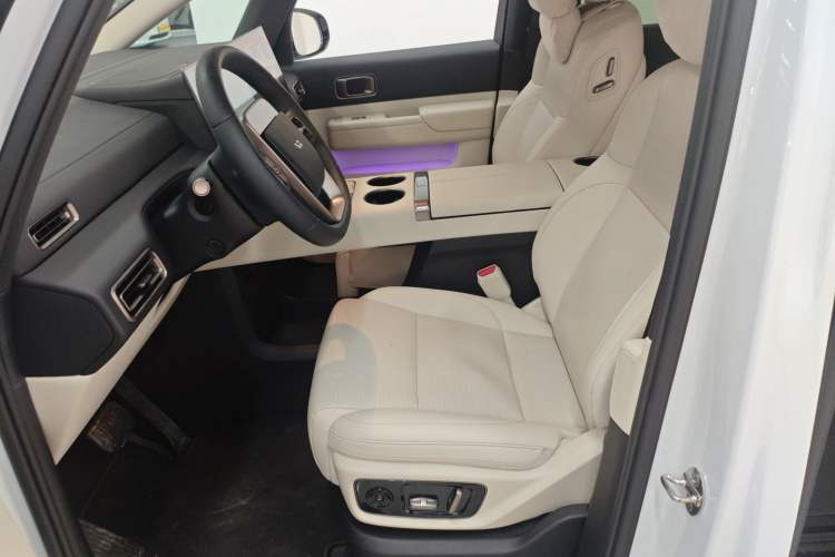 Used Li Auto MEGA 2025 Home Family Special Edition