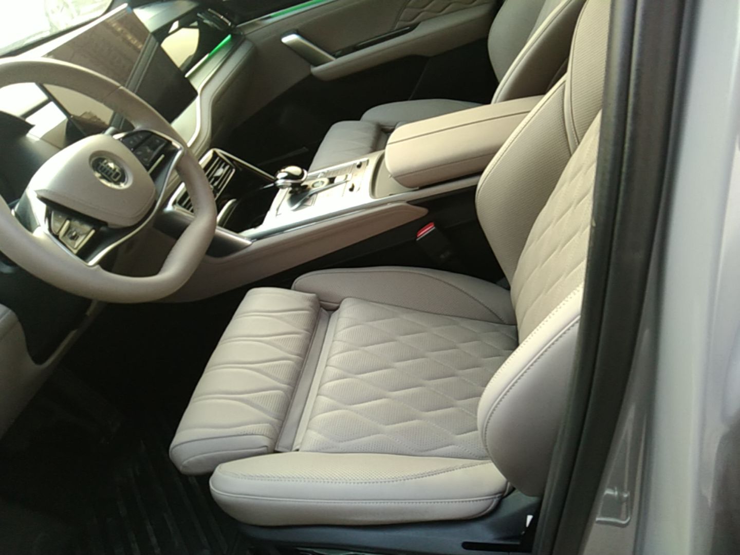 BYD Tang New Energy 2025 Intelligent Driving Version DM-i 115KM Flagship Edition — снимка 17