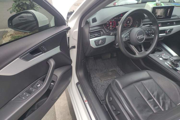 Used Audi A4L 2019 40 TFSI Fashion Edition China VI Emission Standard