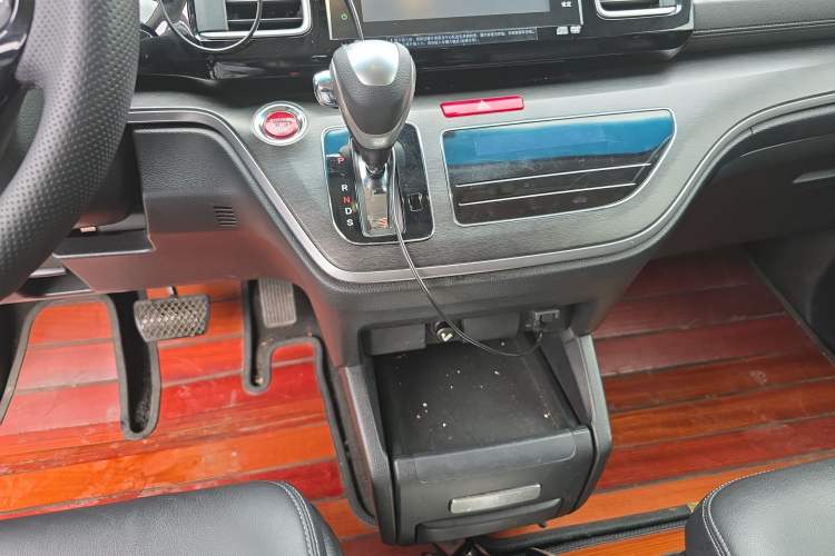 Used Honda Elysion 2016 2.4L Supreme Edition
