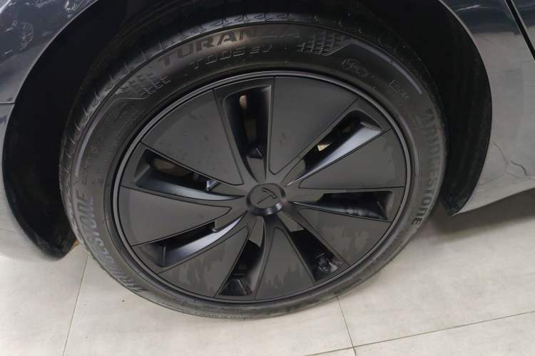 Used Tesla Model 3 2023 Long-Range All-Wheel-Drive Version