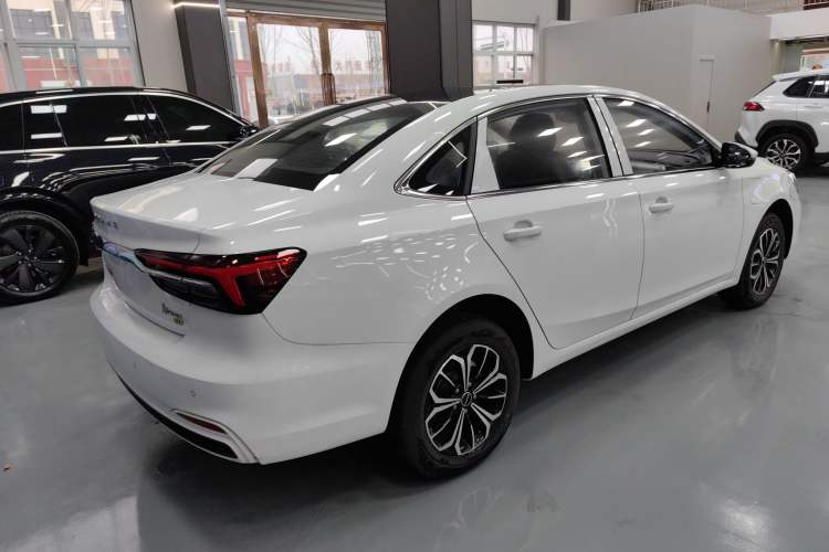 Used Roewe i6 MAX New Energy 2023 EV 420 Skyroof Special Edition
