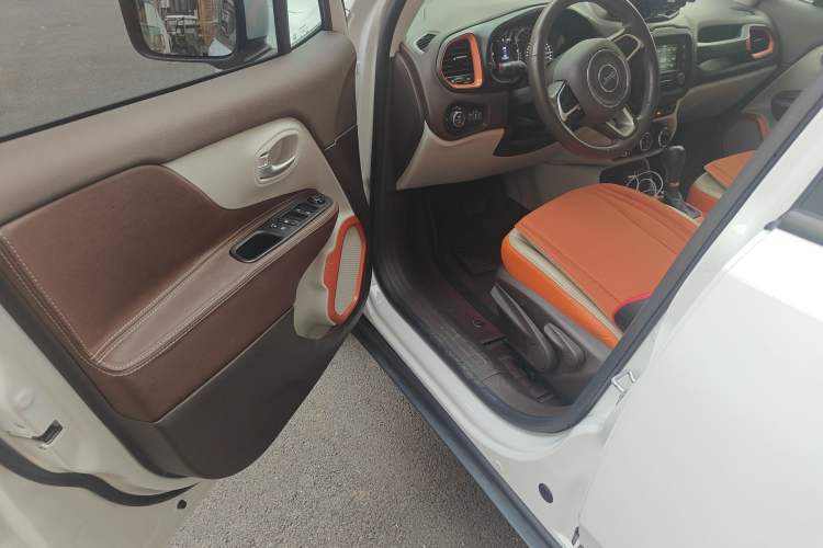 Used Jeep Renegade 2017 180T Automatic Jingneng Edition Driver Seat