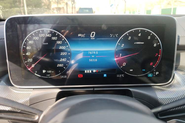 Used Mercedes-Benz C-Class 2023 Restyled C 260 L Sport Edition Odometer Close Up