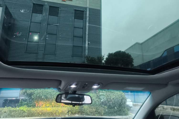 Used Kia K5 New Energy 2018 2.0L ZhiZun Edition
