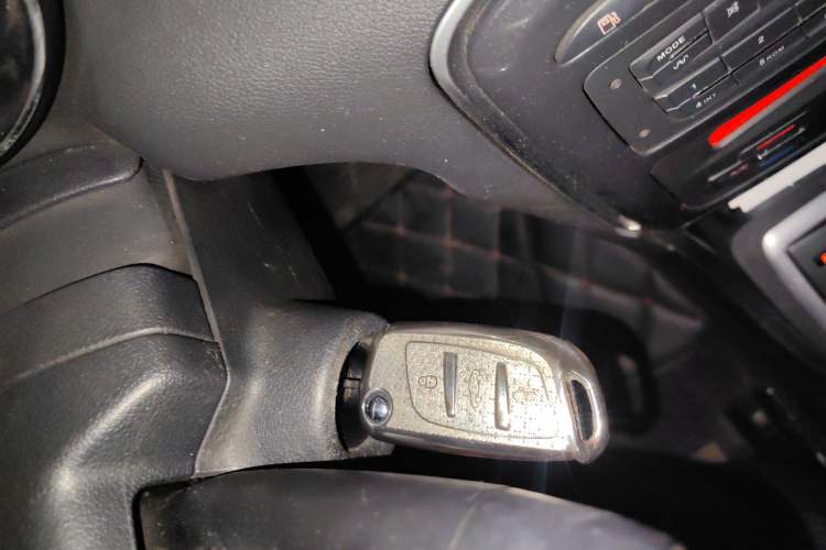 Used Peugeot 308 2014 Enjoyment Edition Classic 1.6L Automatic Fashion Model Vehicle Key