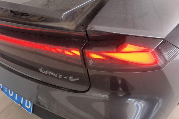 Used CHANGAN UNI-V 2022 1.5T Prestige Version Right Rear Taillight