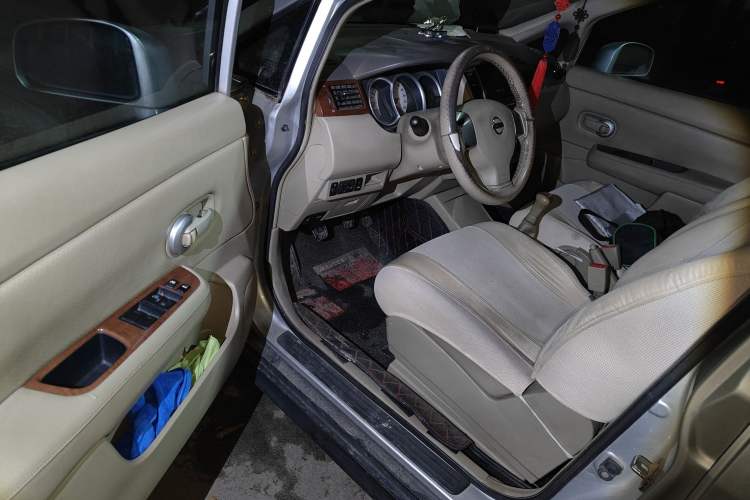 Used Nissan Tiida Sedan 2008 1.6L Manual Smart Version