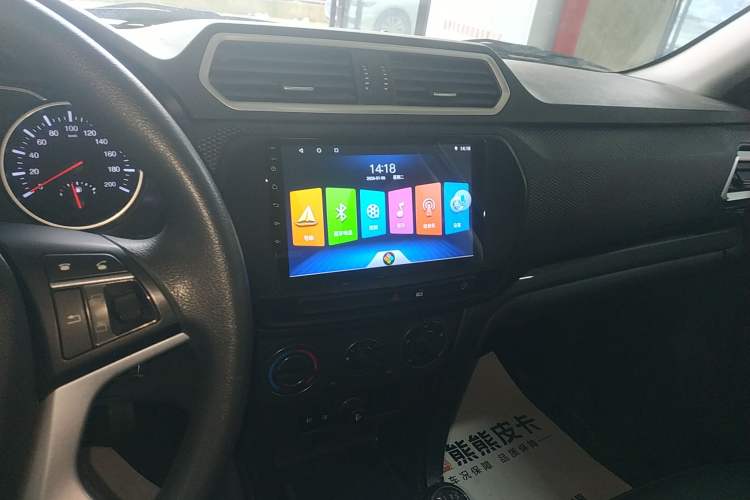 Used Great Wall Wingle 5 2023 2.0T Diesel Two-Wheel Drive Elite Flatbed Truck Audio And AC Panel