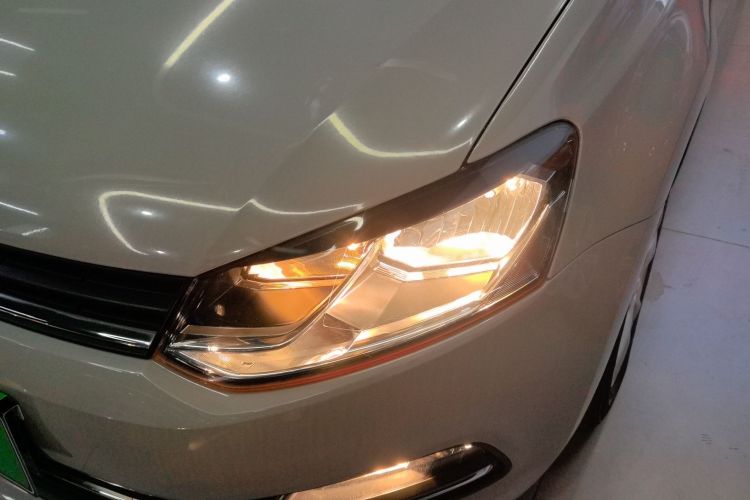 Used Volkswagen Polo 2016 1.6L Automatic Comfort Model
